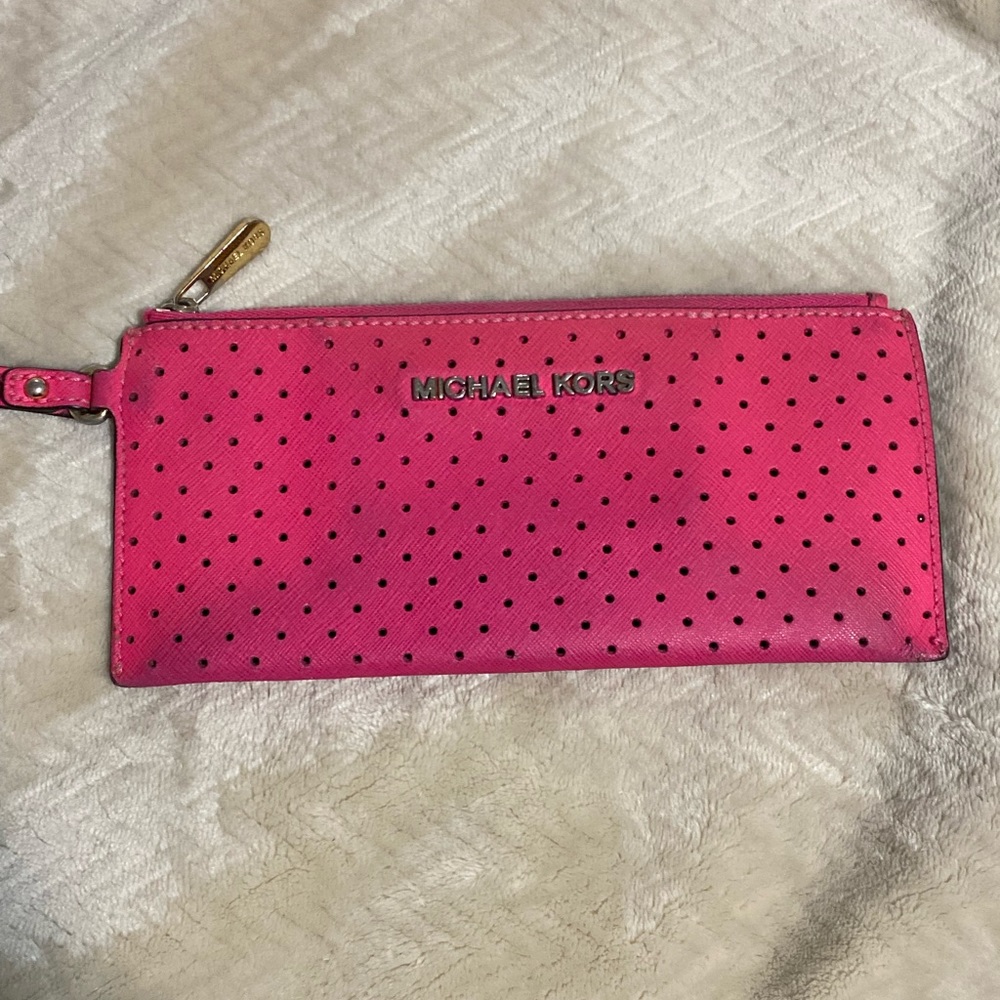 Michael kors wristlet